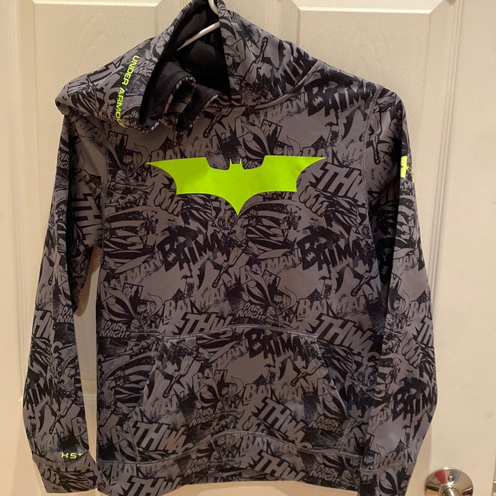 BOYS UNDER ARMOUR BATMAN HOODIE - M